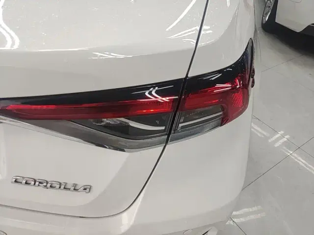 Toyota Corolla — Фото автомобиля 7