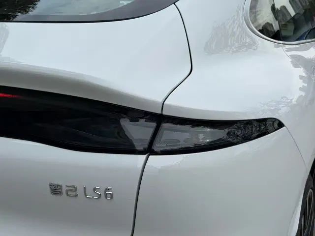 IM Motors LS6 — Фото автомобиля 8
