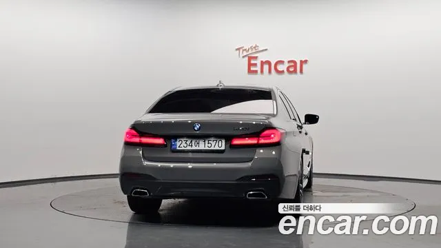 BMW 5-Series — Фото автомобиля 4
