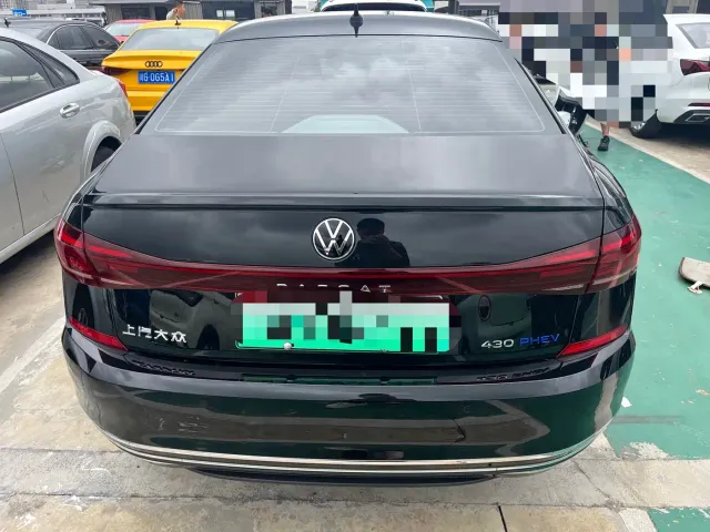 Volkswagen Passat — Фото автомобиля 9