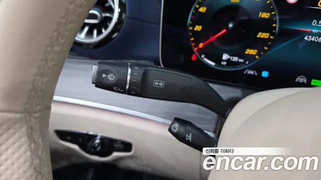 Mercedes-Benz E-Class — Фото автомобиля 6