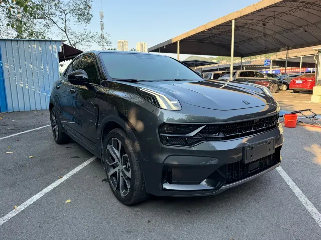 Lynk & Co 05 — Фото автомобиля 3