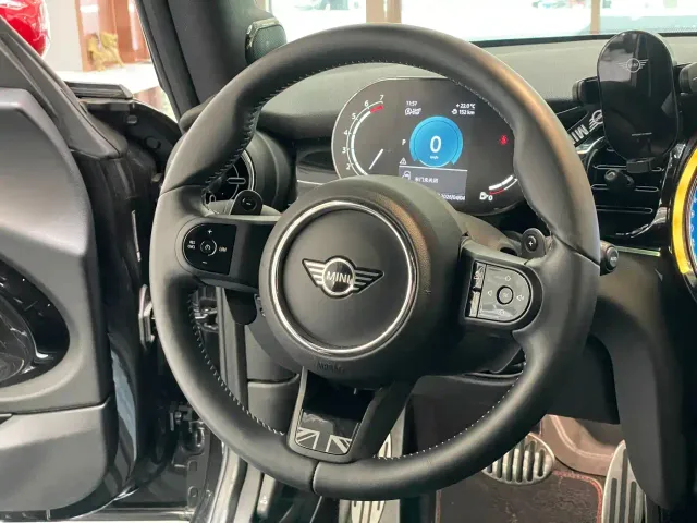 MINI Hatch — Фото автомобиля 11