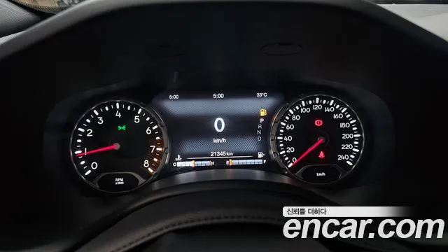Jeep Renegade — Фото автомобиля 8