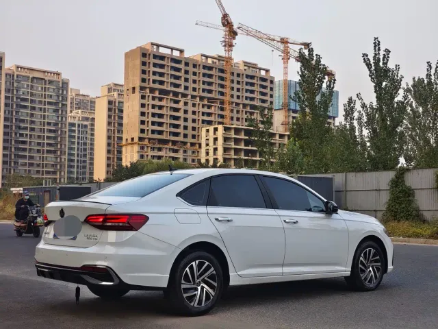 Volkswagen Lavida — Фото автомобиля 6