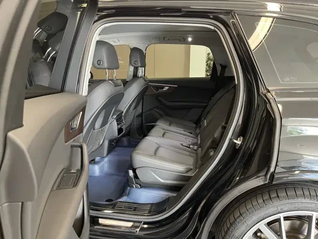 Audi Q7 — Фото автомобиля 19