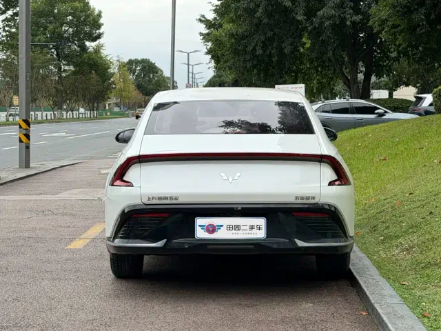 Wuling Starlight — Фото автомобиля 5