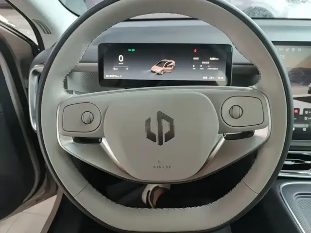 Leapmotor Leapmotor B01 2026 Model 650 Joy Edition — Фото автомобиля 10