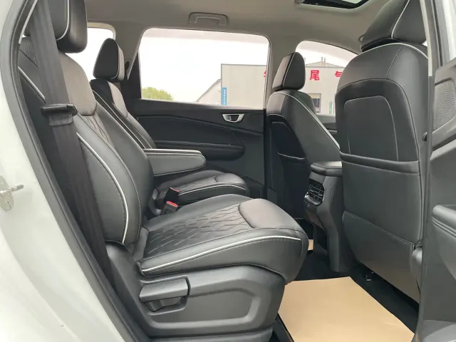 Wuling Jiachen — Фото автомобиля 20