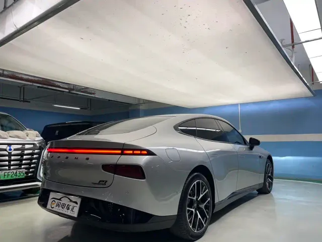 Xpeng P7 — Фото автомобиля 6