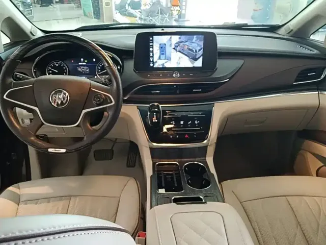 Buick GL8 — Фото автомобиля 5