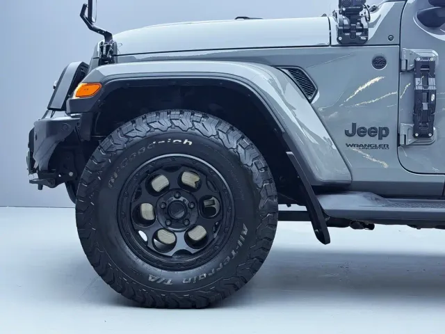 Jeep Wrangler — Фото автомобиля 10