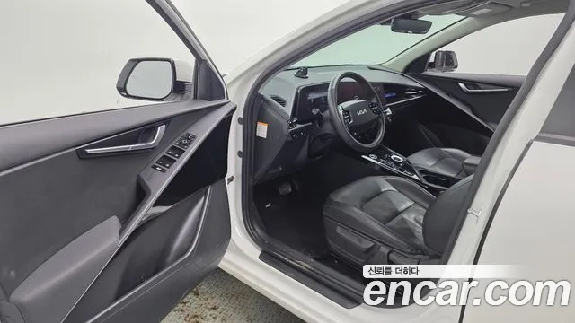 Kia Niro — Фото автомобиля 15