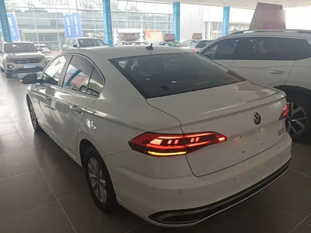 Volkswagen Bora — Фото автомобиля 4