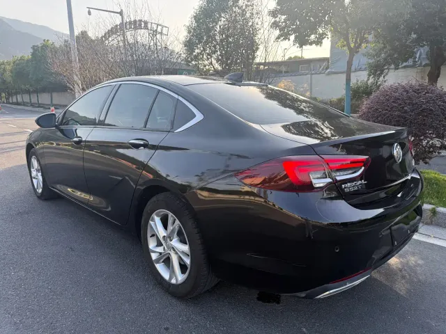 Buick Regal — Фото автомобиля 19