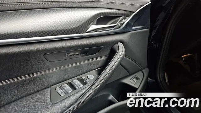 BMW 5-Series — Фото автомобиля 22