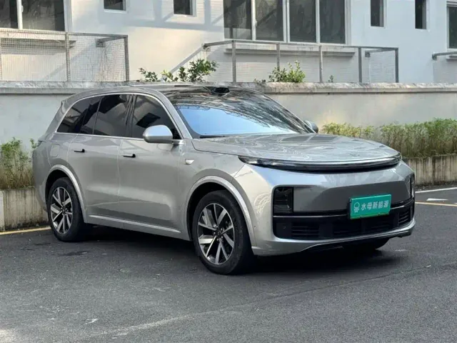 Li Auto L8 — Фото автомобиля 13