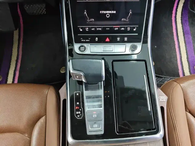 Audi Q7 — Фото автомобиля 9