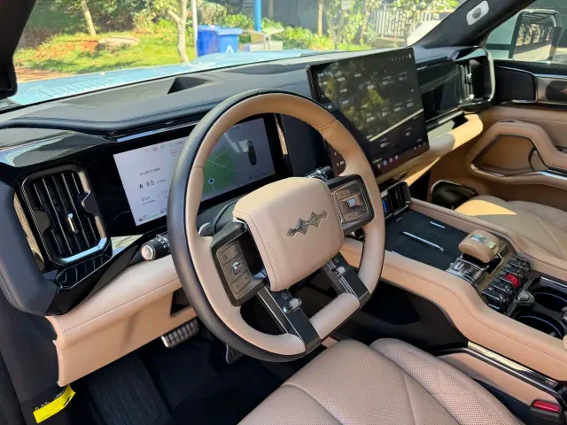 BYD FangChengBao Leopard 8 — Фото автомобиля 15