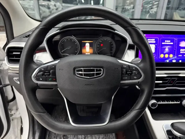 Geely Binyue — Фото автомобиля 12