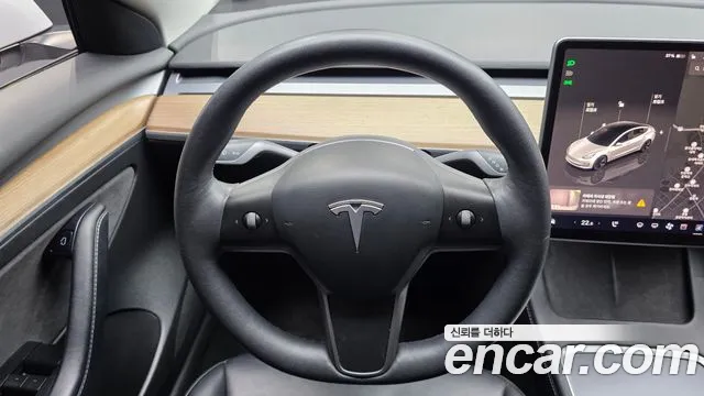 Tesla Model 3 — Фото автомобиля 13