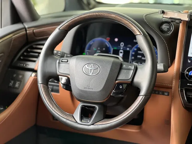Toyota Alphard — Фото автомобиля 7