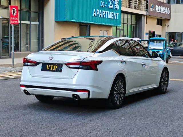 Nissan Teana — Фото автомобиля 9