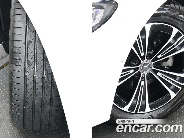 Mercedes-Benz E-Class — Фото автомобиля 20