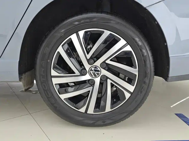 Volkswagen Lavida — Фото автомобиля 6