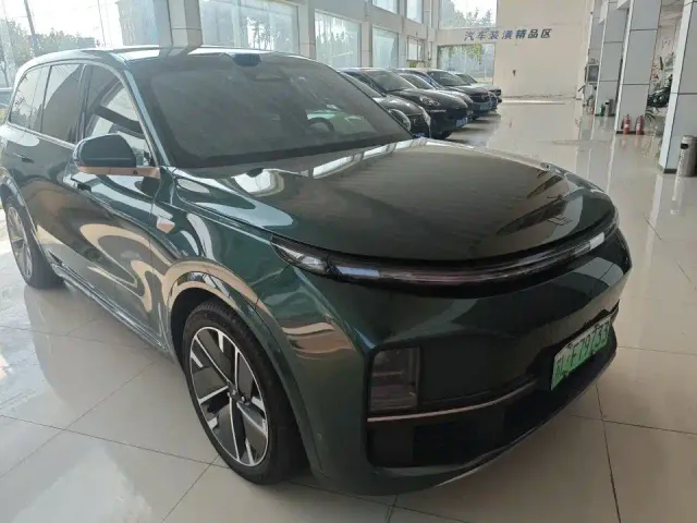 Li Auto L9 — Фото автомобиля 2