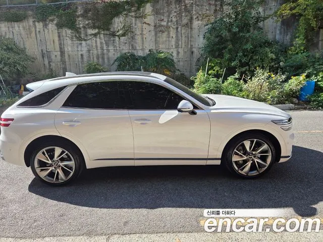 Genesis GV70 — Фото автомобиля 3