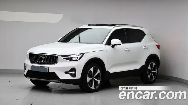 Фотография автомобиля — Volvo XC40