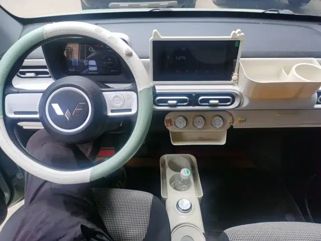 Wuling Hongguang Mini EV — Фото автомобиля 9