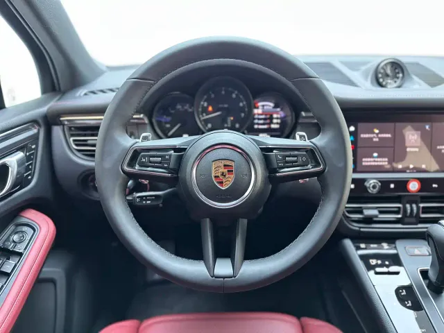 Porsche Macan — Фото автомобиля 22