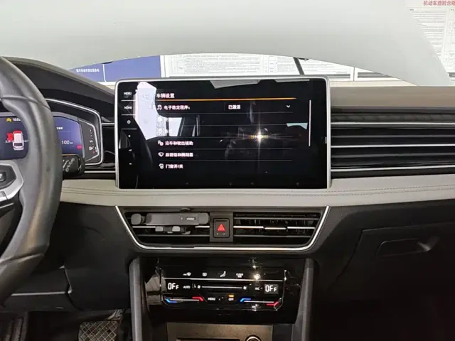 Volkswagen Tiguan L — Фото автомобиля 12