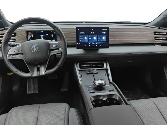 BYD Qin L — Фото автомобиля 12