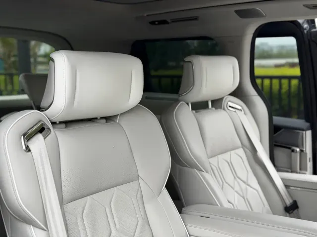 Volvo EM90 — Фото автомобиля 23