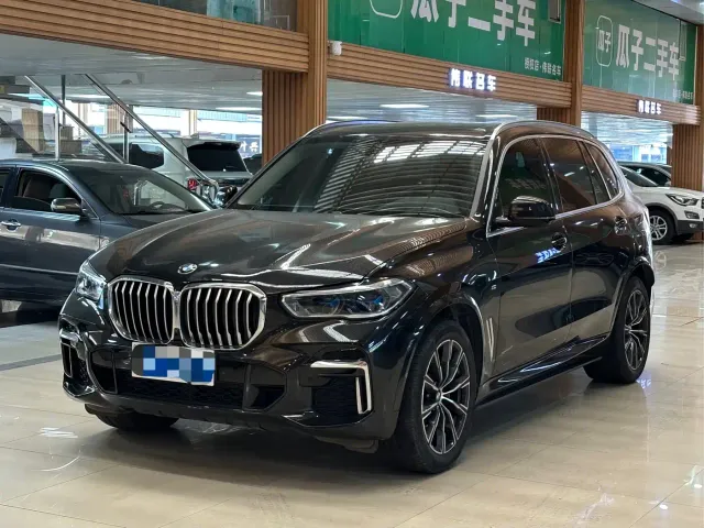 Фотография автомобиля — BMW X5