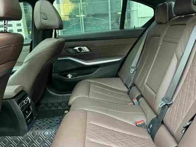 BMW 3 Series — Фото автомобиля 10