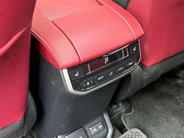 Toyota Crown Kluger 2021 2.5L HEV AWD Flagship Edition — Фото автомобиля 28