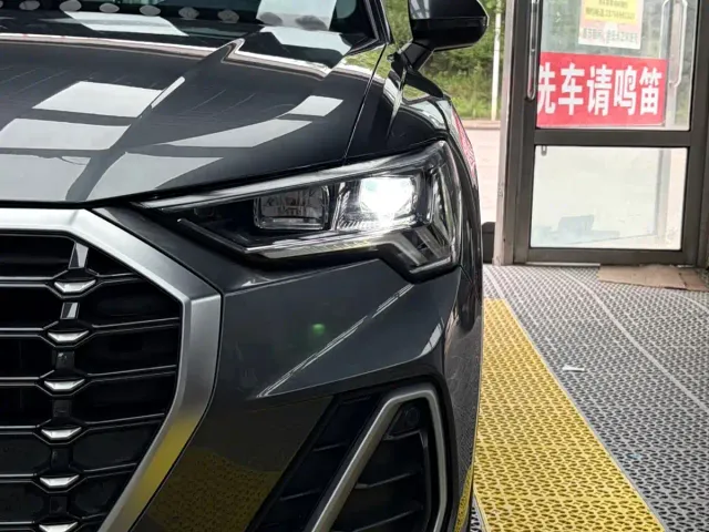 Audi Q3 — Фото автомобиля 8