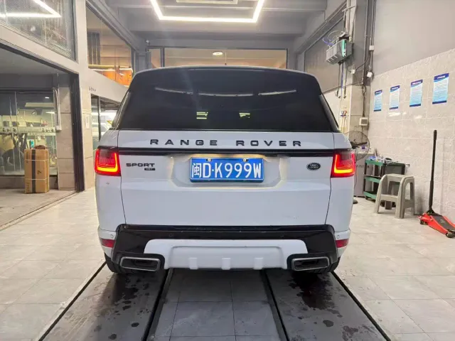 Land Rover Range Rover Sport — Фото автомобиля 7