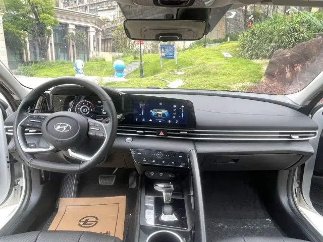 Hyundai Elantra — Фото автомобиля 6