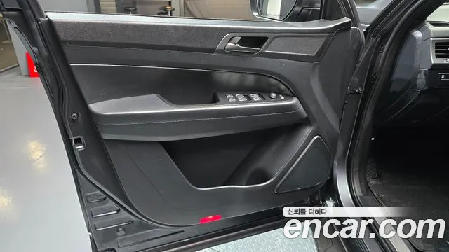 KG_Mobility_Ssangyong Rexton Новый Rexton Sport Дизель 2.2 4WD — Фото автомобиля 22
