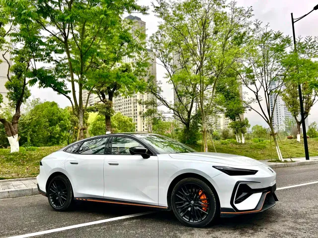 Changan Changan UNI-V 2025 2.0T Sport Version — Фото автомобиля 3