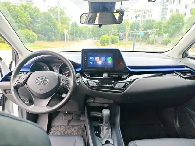 Toyota Toyota C-HR 2022 2.0L Leading Edition — Фото автомобиля 12