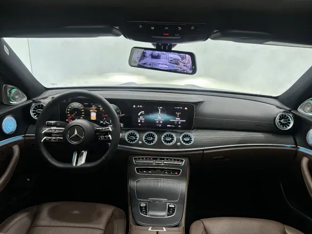 Mercedes-Benz E-Class — Фото автомобиля 14