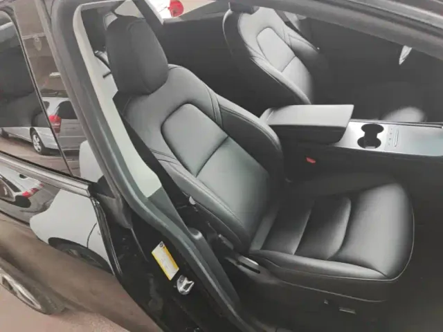 Tesla Model Y — Фото автомобиля 24