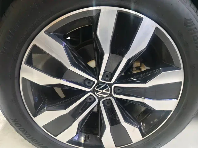 Volkswagen Tiguan L — Фото автомобиля 15