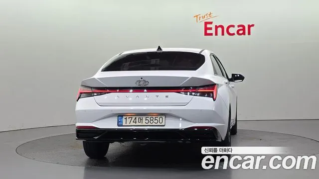 Hyundai AVANTE Avante (CN7) — Фото автомобиля 4